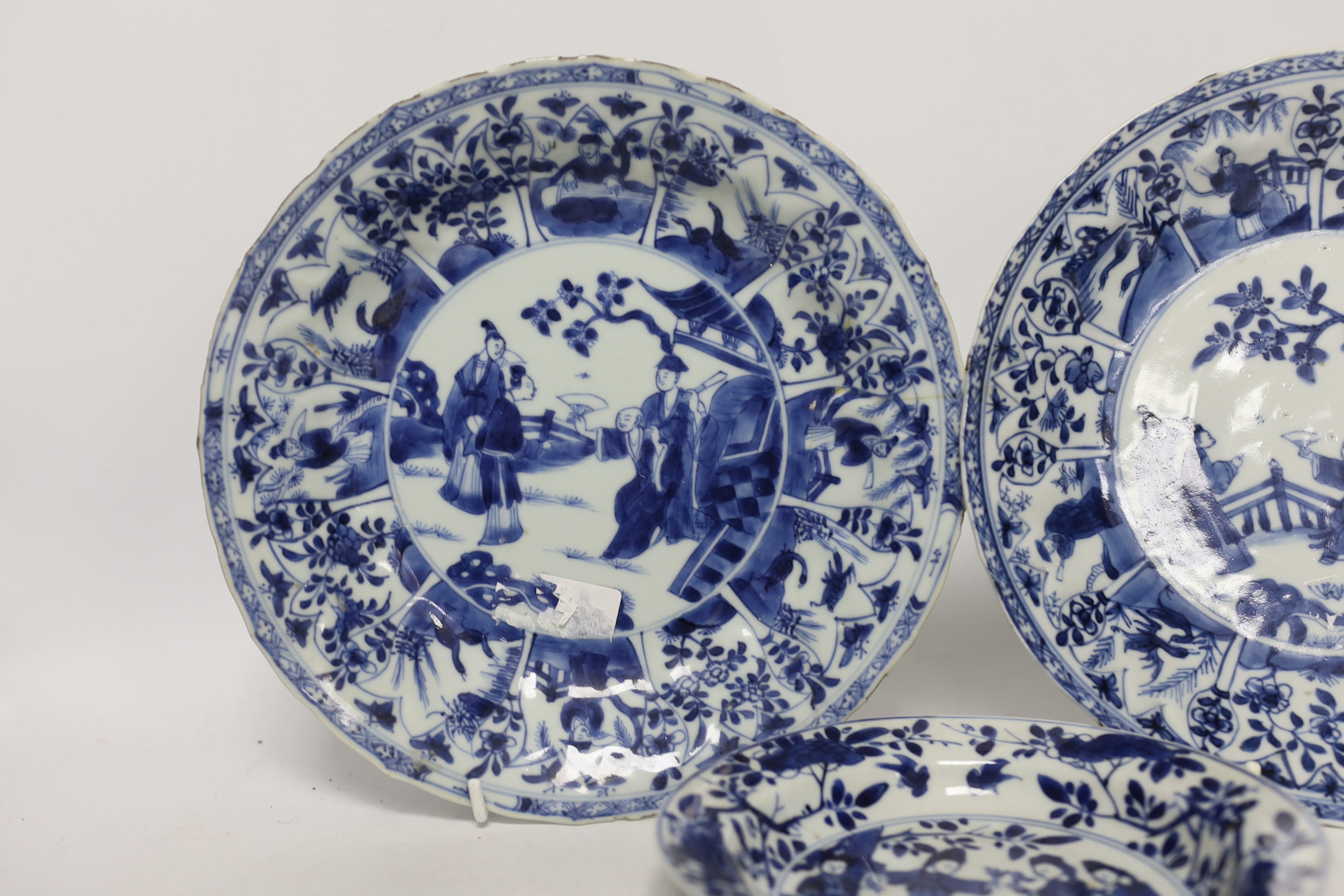 Three Chinese blue and white dishes, Kangxi/Yongzheng period, largest 22cm